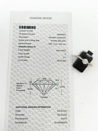 Anillo de oro 18k con diamante