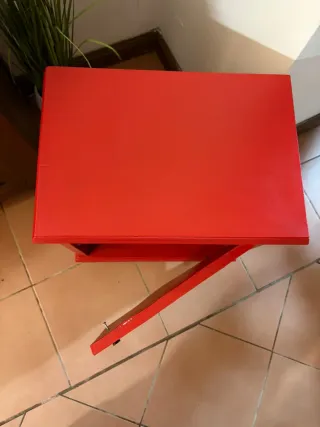 Mesita auxiliar restaurada patas cabriolé