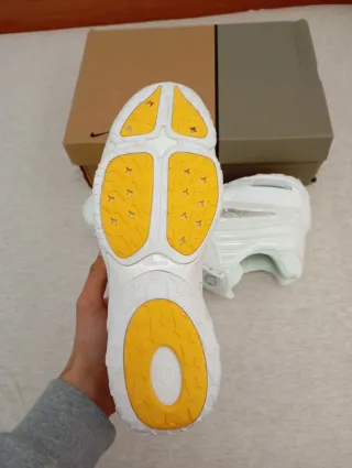 Zapatillas Nike X Nocta Blancas y Amarillas