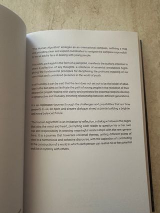 Libro di saggistica L’umano algoritmo