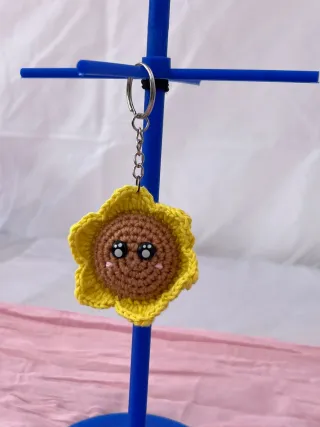 Llaveros tejidos a mano