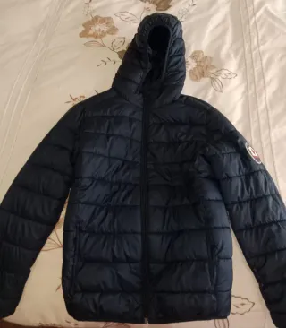 Chaquetón azul con capucha