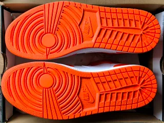 Nike Air Jordan 1 Mid SE Naranja Metálico