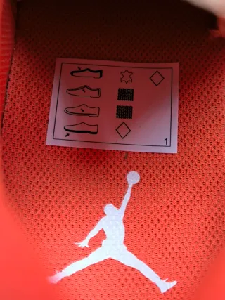 Nike Air Jordan 1 Mid SE Naranja Metálico
