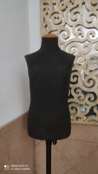 Maniquí infantil negro