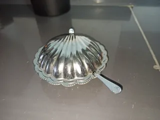 Salsera con cuchara concha plata