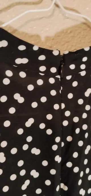 Vestido negro con lunares Zara