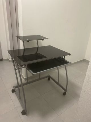 Escritorio cristal negro con bandeja