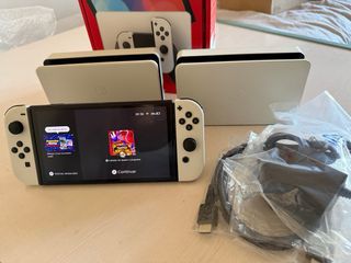 Nintendo Switch OLED + 2 Docks