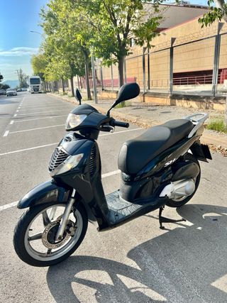 Honda SH 125i Negra