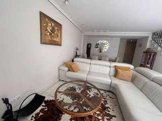 Casa adosada en alquiler en Playa de la Fontanilla en Marbella