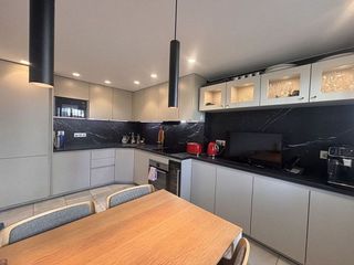 Casa adosada en alquiler en Playa de la Fontanilla en Marbella