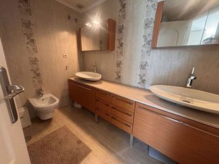 Casa adosada en alquiler en Playa de la Fontanilla en Marbella