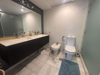 Casa adosada en alquiler en Playa de la Fontanilla en Marbella