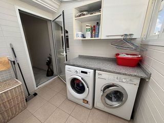 Casa adosada en alquiler en Playa de la Fontanilla en Marbella