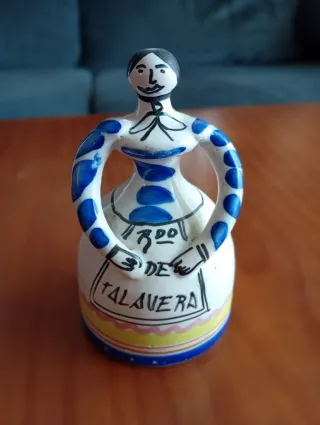Figura de cerámica Campana