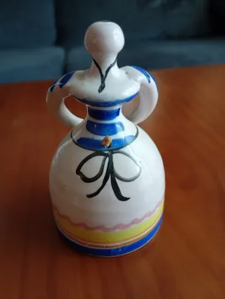 Figura de cerámica Campana