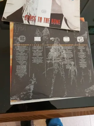 LP Thompson Twins - Close to the Bone