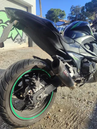 Kawasaki Z800e Negra y Verde