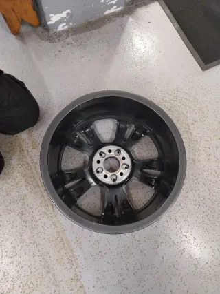 Llanta 18 Mercedes Vito