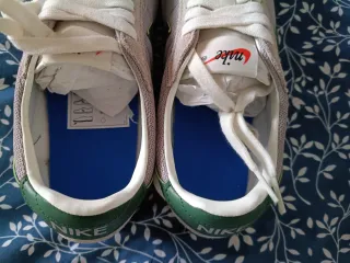 Zapatillas Nike grises y verdes