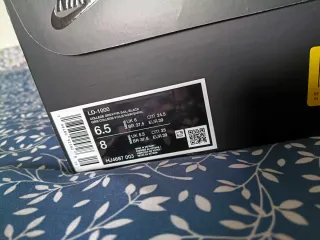 Zapatillas Nike grises y verdes