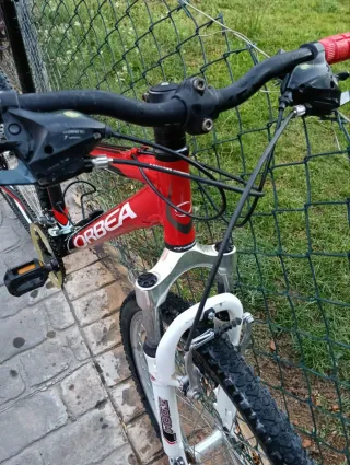 Bicicleta Orbea montaña roja y negra