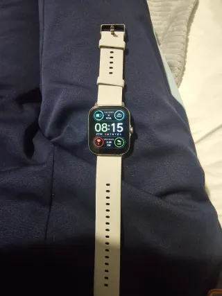 Reloj Inteligente Beige y Plateado