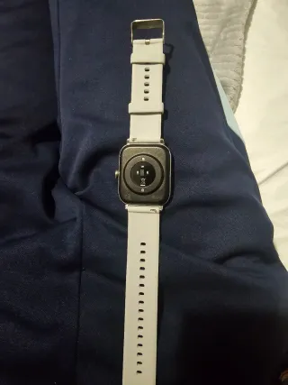 Reloj Inteligente Beige y Plateado