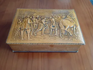 Antigua caja pitillero