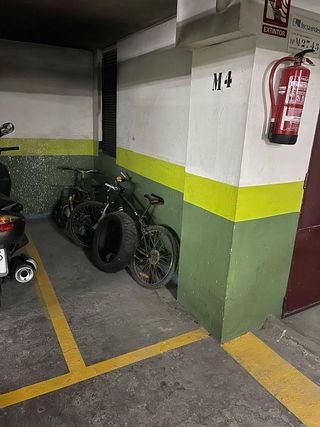 Garaje en venta en Centre en Badalona