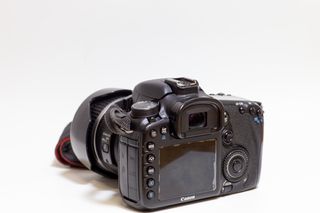 Canon EOS 7D + Lente 17-85mm