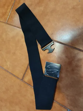 Cintura elastica nera con fibbia