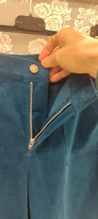 Pantalón de chica de pana fina azulón. Sin uso