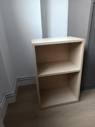 Estantería pequeña 15€