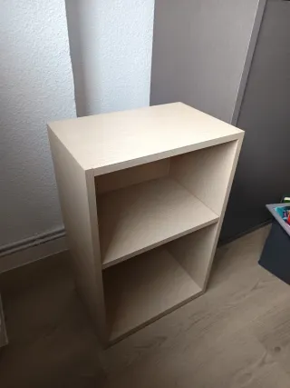 Estantería pequeña 15€