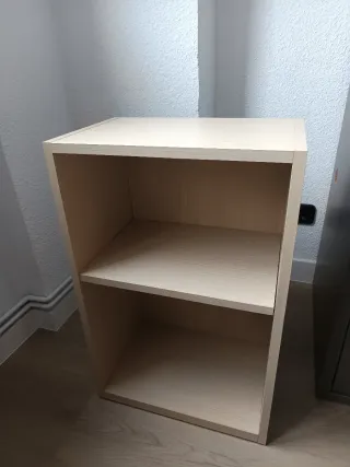 Estantería pequeña 15€