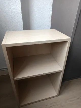 Estantería pequeña 15€