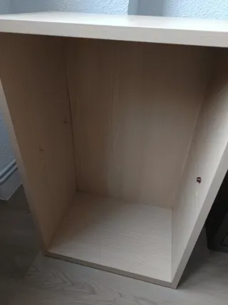 Estantería pequeña 15€