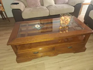 Mesa centro,salón y cuatro sillas