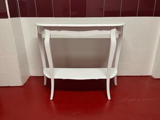 Mueble de entrada blanco madera.