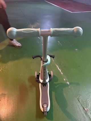 Patinete infantil con asiento