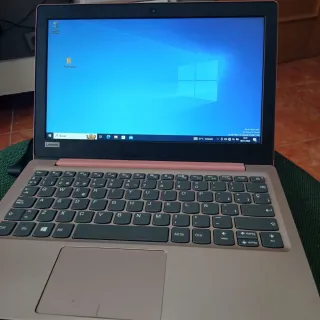 Ordenador portátil Lenovo rosa