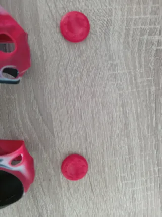 Funda Mando PS4 + 2 Grips Rojos