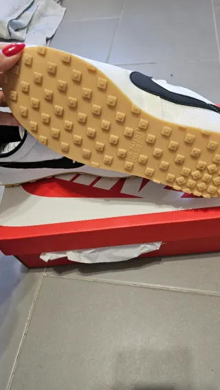 Zapatillas Nike Negras y Blancas