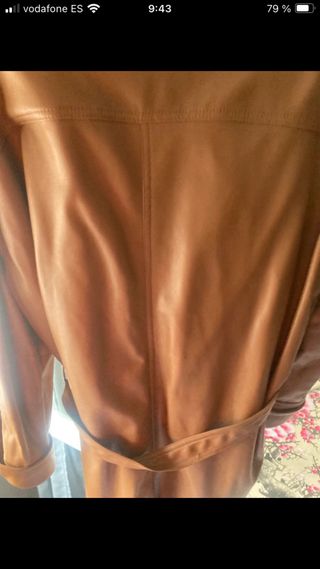 Chaqueta Zara marrón efecto piel