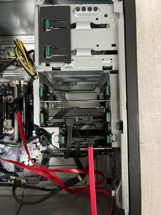 HP Z240 Tower Workstation - Intel Xeon E3-16GB-2TB