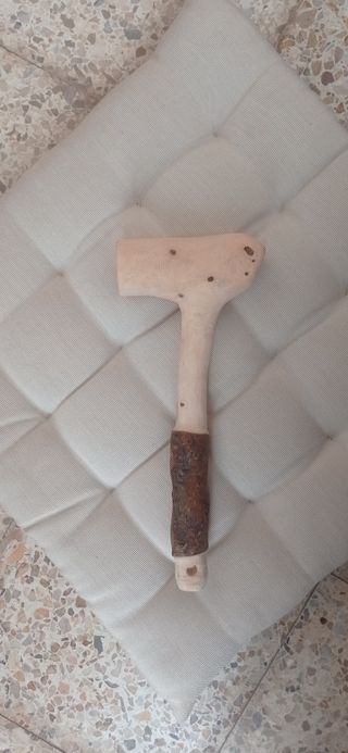 Martillo de olivo artesanal