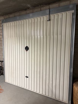 Puerta de garaje Roper blanca
