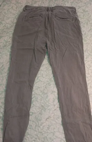 Pantalones Chinos Grises